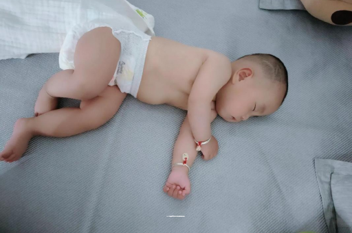 长宁怀孕初期脑袋晕晕的